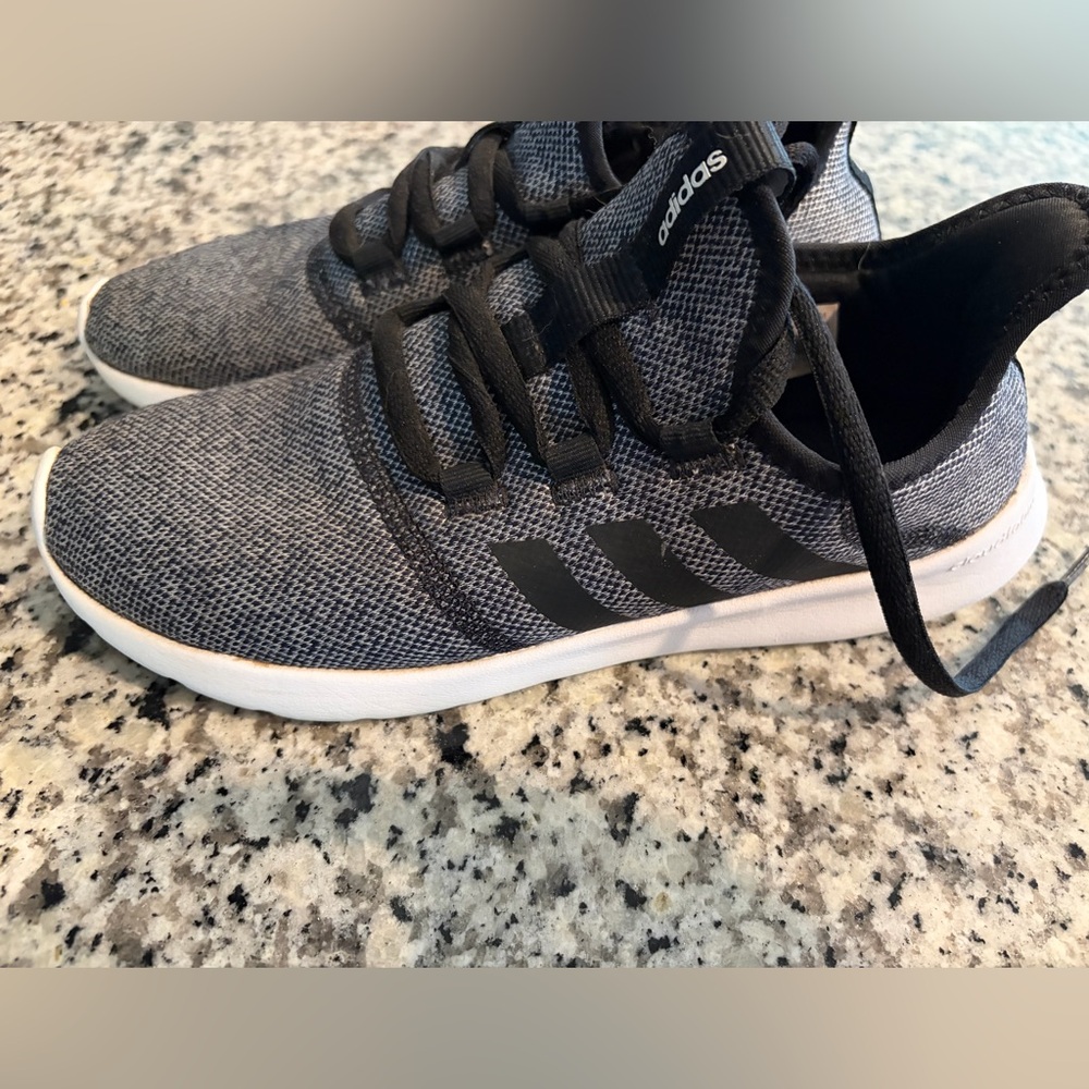 Adidas cloud foam shoes, women’s 7